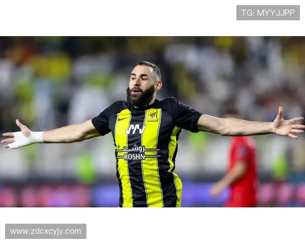 吉达联合快速反击先失一球本泽马第15分钟精彩破门助队反击 吉达联合快速反击先失一球本泽马第15分钟精彩破门助队反击